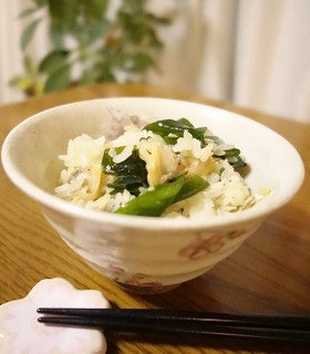 あさりとわかめの炊き込みご飯