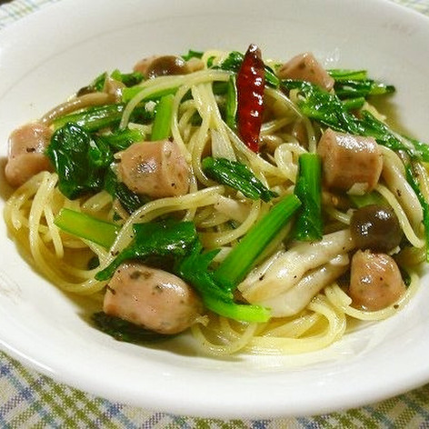 小松菜とソーセージのペペロンチーノパスタ