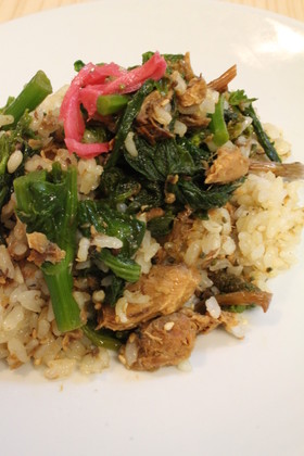 さば味付缶、土筆、菜の花の「もぶりご飯」