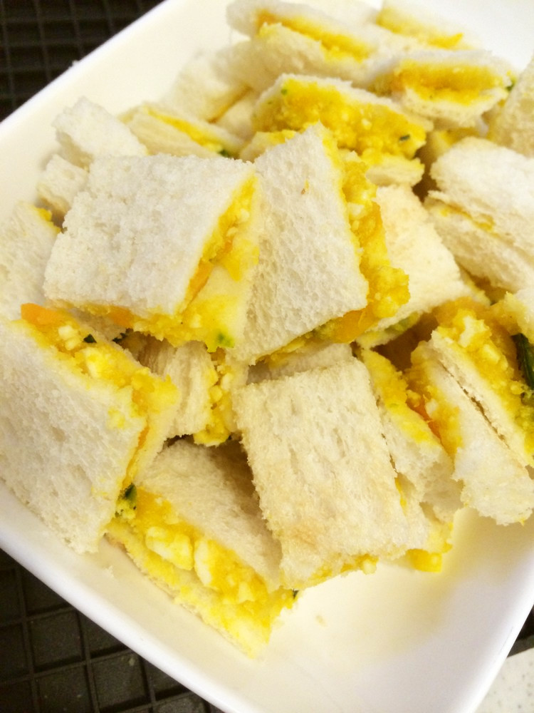 離乳食＊卵×カレー味のチーズinサンドの画像