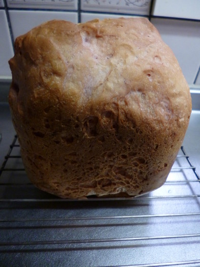 紫芋パウダー入りの食パンの写真