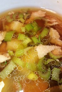 コンソメとベーコンの野菜スープ