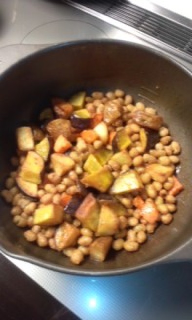大豆と根野菜の甘辛揚げの写真