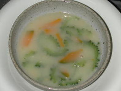 ニガウリのコンソメとろりスープの写真