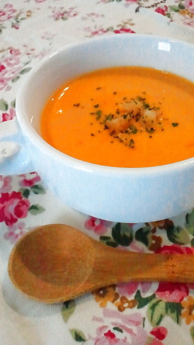 パプリカ･カボチャ･玉ねぎの豆乳スープの写真