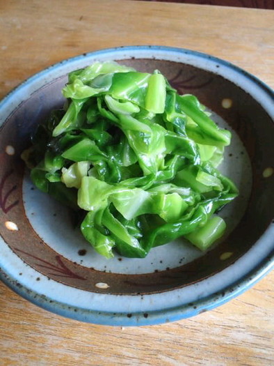 春キャベツ 外葉 漬け物サラダの写真
