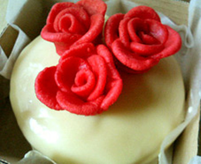 誕生日に★真っ赤なバラのレモンケーキの写真