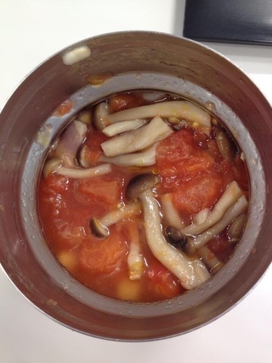 スープジャーのトマト麦粥の写真