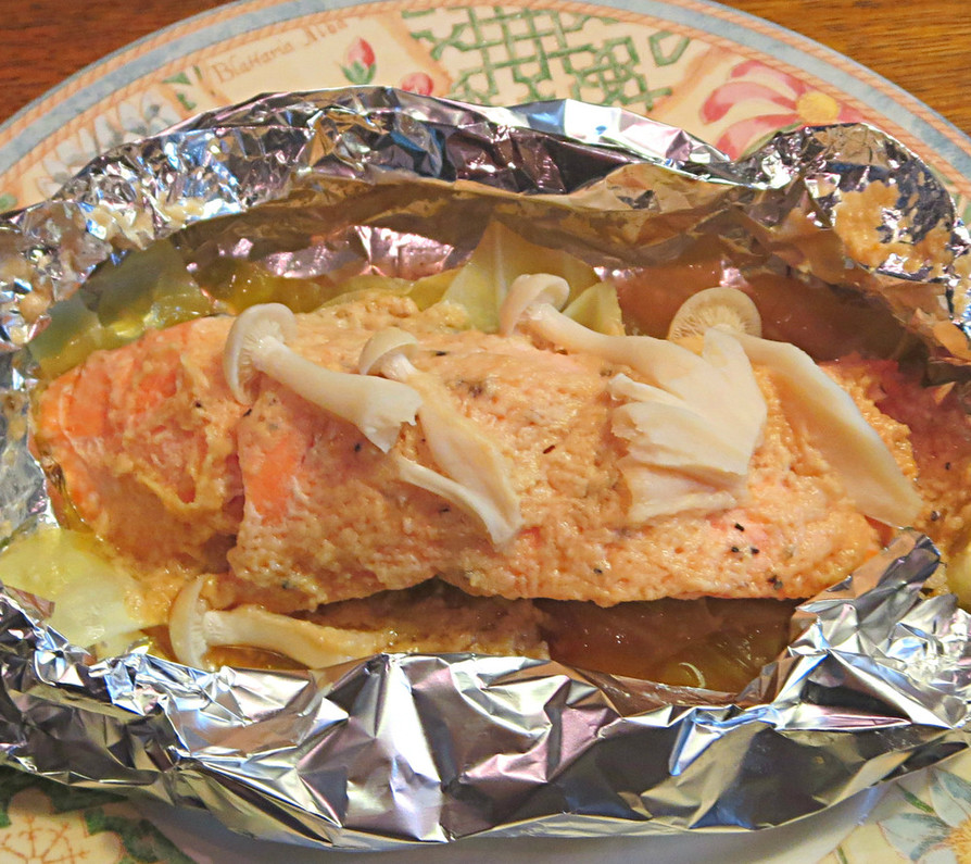 ヨーグルトでコクUP♡鮭の味噌ホイル焼きの画像