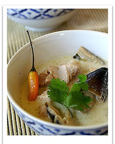 トム・カー・ガイ（タイ風鶏肉のスープ）の写真