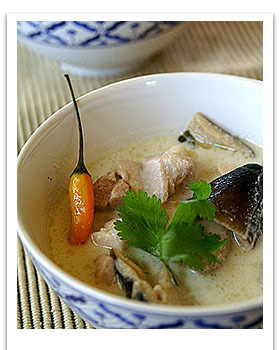 トム・カー・ガイ（タイ風鶏肉のスープ）の画像