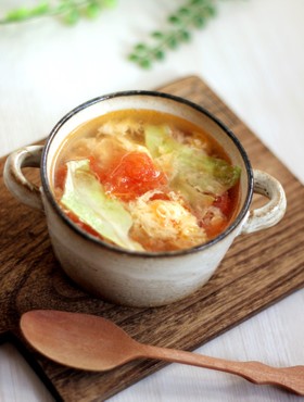 想像を超える?トマトレタス卵の3色スープ