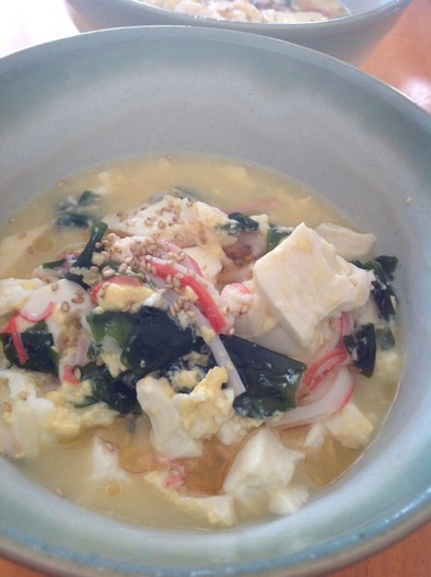  崩し豆腐と卵の中華スープ  わかめ入りの写真