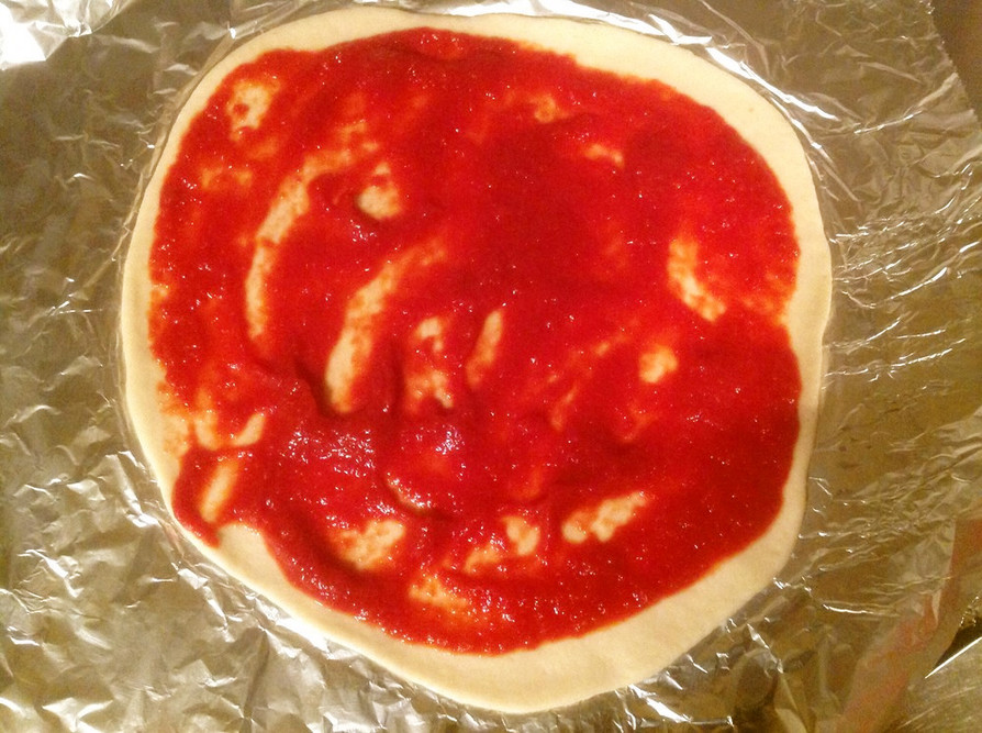 マルゲリータピザのトマトソースの画像