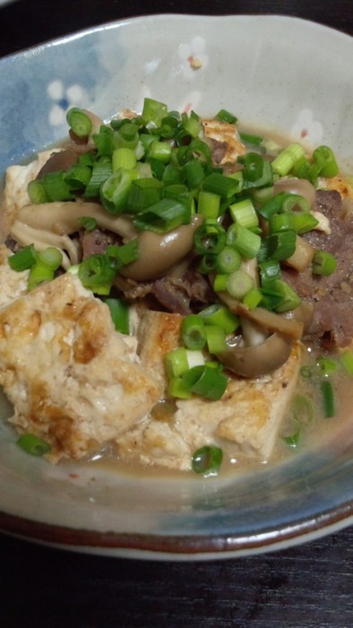 コストコプルコギビーフとしめじの肉豆腐の写真