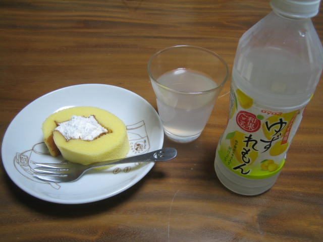 ゆずレモンと合うロールケーキの画像