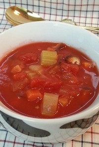 食べるトマトスープ♪野菜室の整理に！