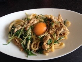 冷凍うどんで!ピリ辛焼きうどん