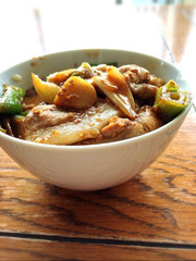 簡単豚ロースの甘辛漬け丼の写真