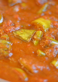 茄子と隠元豆のカットトマト印度の味カレー