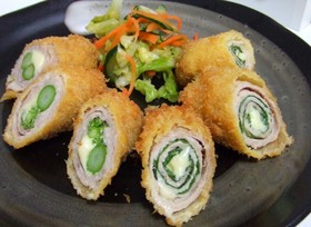 豚モモ肉でアスパラ&シソ巻チーズフライ☆