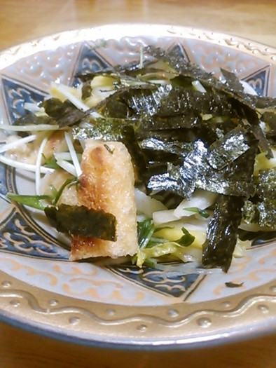 白菜と水菜と油揚げのサラダの写真