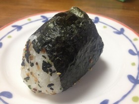 *卵焼きとウインナーの具*おにぎり