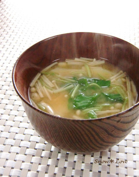 ❁じゃが芋とエノキ茸の味噌汁❁