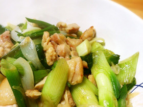 春だけ!葉たまねぎと鶏肉のさっと炒め!