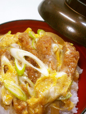 簡単フライパンで4人分カツ丼