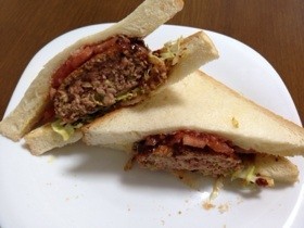 食パンでハンバーガーの画像