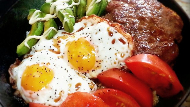 アボカドロコモコのランチプレート レシピ 作り方 By シャア専用料理長 クックパッド 簡単おいしいみんなのレシピが351万品