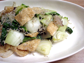 青梗菜と油揚げの炒め物