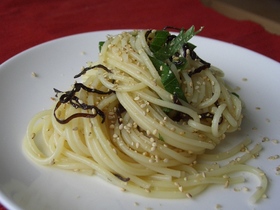 さっぱり簡単!塩昆布と大葉の冷たいパスタ