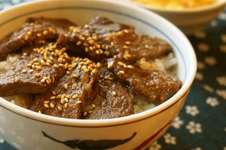 ピリ辛美味しい 牛カルビ丼 レシピ 作り方 By ゆうゆう0221 クックパッド 簡単おいしいみんなのレシピが352万品
