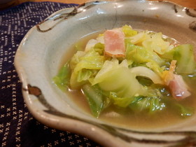 キャベツとベーコンの煮物