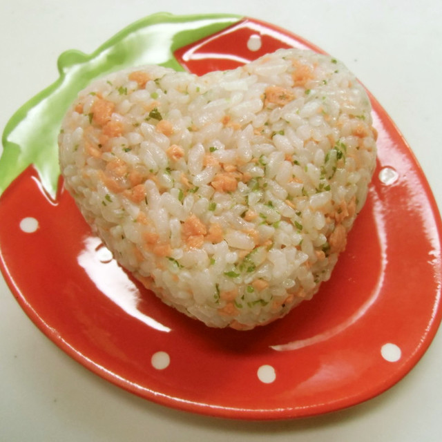 おにぎり 鮭と青のり レシピ 作り方 By Soteyu クックパッド 簡単おいしいみんなのレシピが353万品