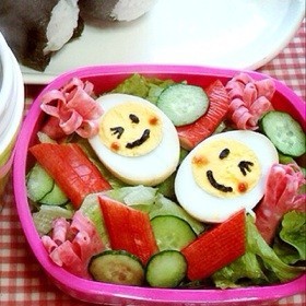 お弁当にサラダに簡単で可愛い卵スマイル♪の画像