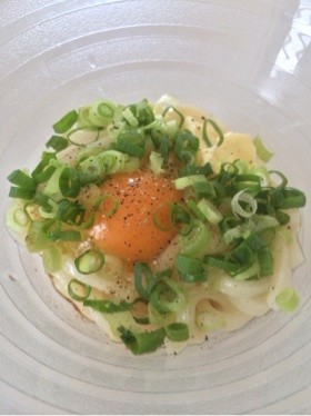 5分で完成♡釜玉うどんカルボナーラ