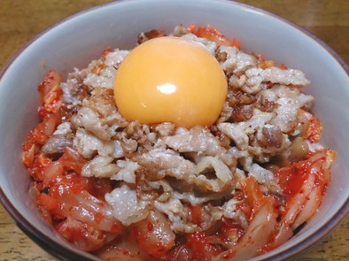 豚キムチ納豆☆スタミナ丼の写真