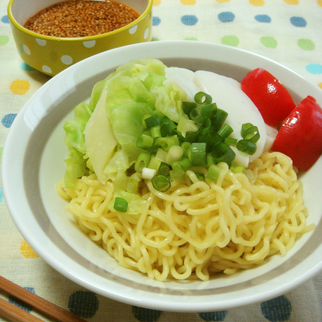 広島風 キャベツたっぷりピリ辛つけ麺 レシピ 作り方 By 野菜ソムリエリサ クックパッド 簡単おいしいみんなのレシピが352万品