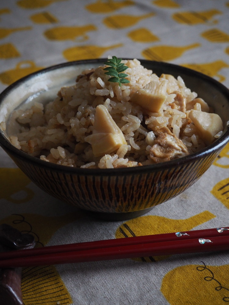 タケノコご飯の画像