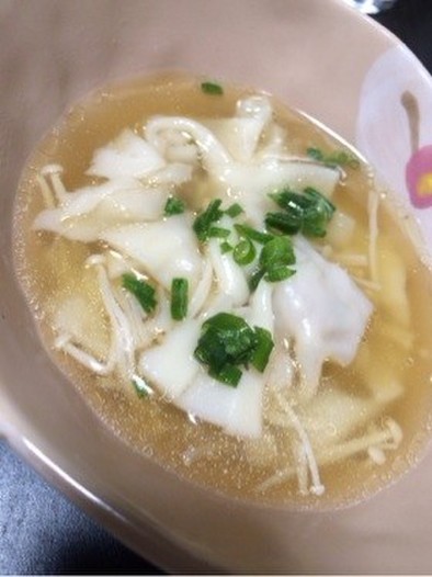 冷凍ギョウザでスープの写真