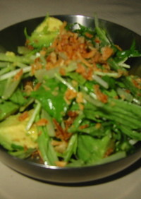 水菜とアボカドのサラダ