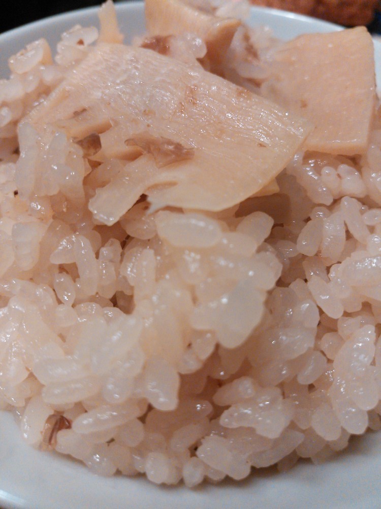しっかり味のタケノコご飯の画像