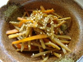 ごぼうとにんじんのヘルシーきんぴら