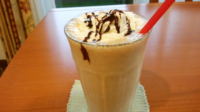 スタバ風バナナ チョコフラペチーノ 再現 レシピ 作り方 By ｋｉｒａｋｉｒａ５ クックパッド 簡単おいしいみんなのレシピが353万品