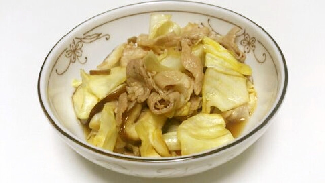 キャベツと豚肉と椎茸の簡単めんつゆ和え☆の画像