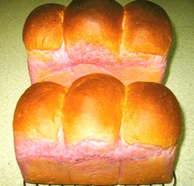 紫いもパン