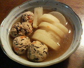 栄養満点!鶏つくねと大根の煮物